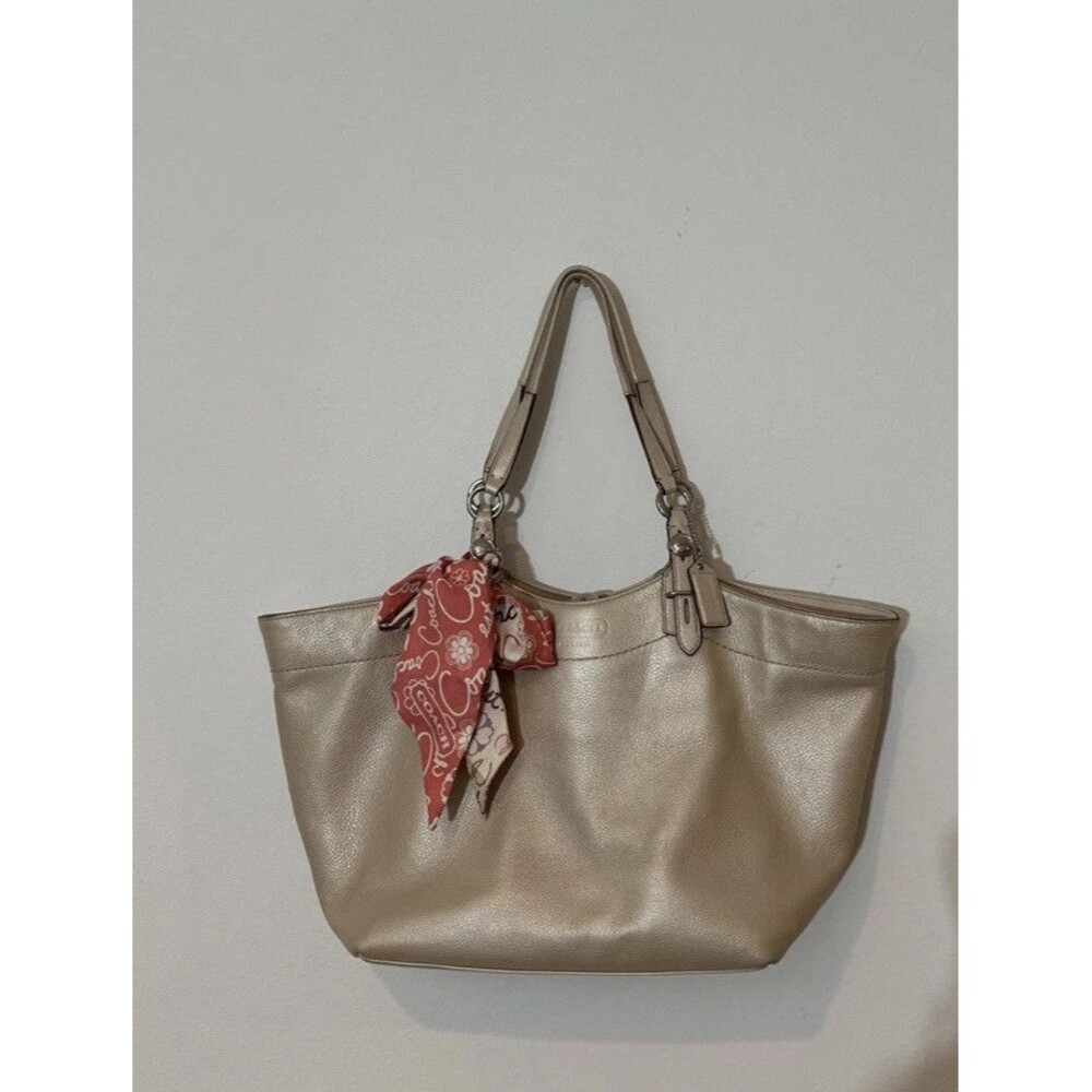 COACH No L1069 - F16174  Shimmery Gold/ Scarf Coral Floral/Lavender Interior